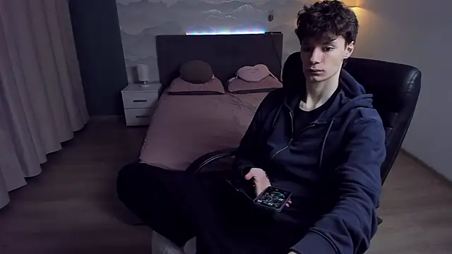 Edvard Blare online show from October 31, 2025, 5:09 pm