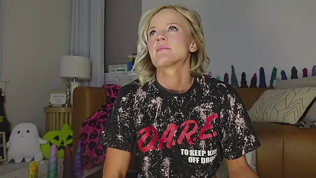 Taylorlove303 online show from October 29, 2025, 10:14 am