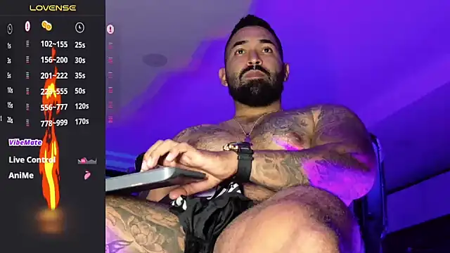 Max-prada online show from June 17, 2026, 2:33 am