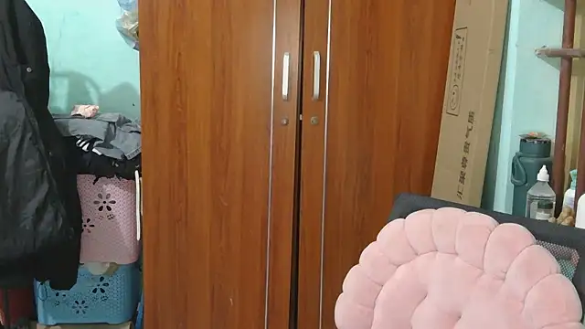 Uhem112 online show from December 14, 2025, 1:45 am