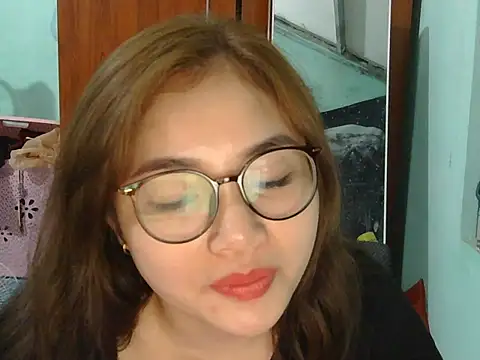 Uhem112 online show from October 26, 2025, 2:17 pm