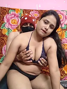 Snapshot of Seducing_couple chatting on April 26, 2026, 6:54 am Seducing couple online show from April 26, 2026, 6:54 am