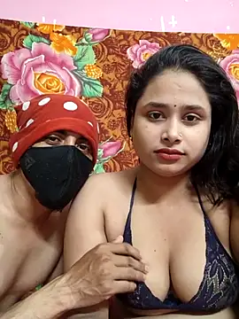 Seducing couple online show from March 13, 2026, 10:31 am