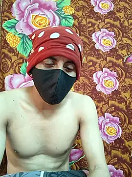 Seducing couple online show from February 5, 2026, 9:16 am