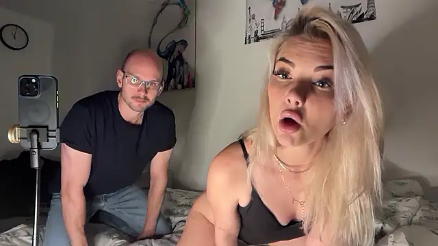 Foxy Bite online show from November 20, 2025, 9:04 pm