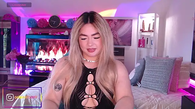 OriannaFox online show from May 17, 2026, 5:24 pm