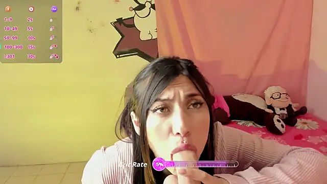 Snapshot of Alanaloiiss_ chatting on November 17, 2025, 10:14 pm Alanaloiiss online show from November 17, 2025, 10:14 pm