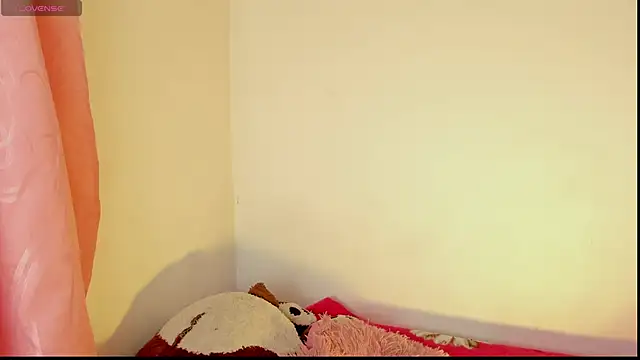 Alanaloiiss  online show from March 8, 2026, 12:05 am