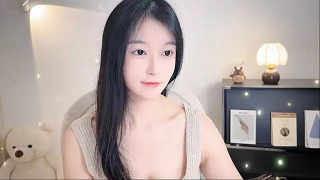 Onechestnut online show from November 8, 2025, 1:47 pm