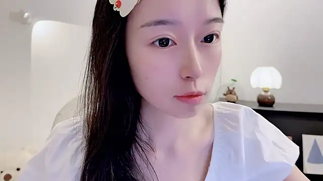 Onechestnut online show from November 20, 2025, 6:36 am