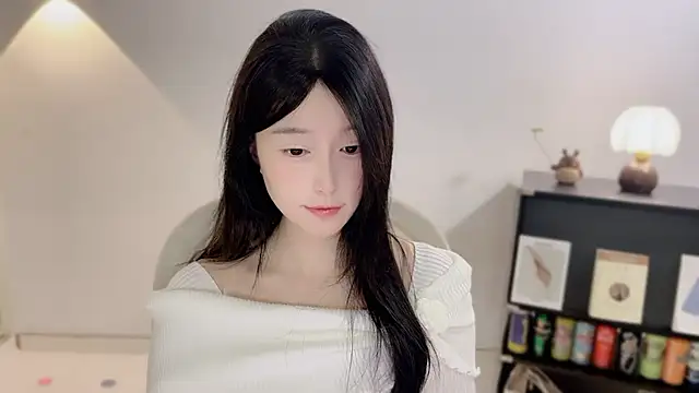 Onechestnut online show from December 20, 2025, 1:14 pm