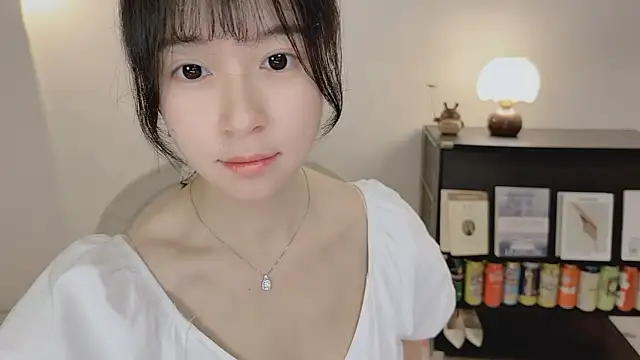 Onechestnut online show from May 24, 2026, 2:33 am