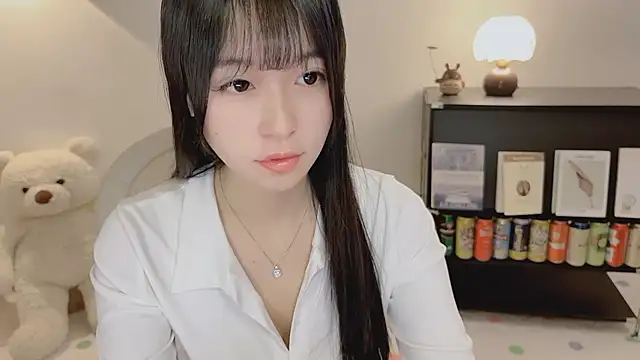 Snapshot of Onechestnut chatting on June 5, 2026, 3:33 am Onechestnut online show from June 5, 2026, 3:33 am