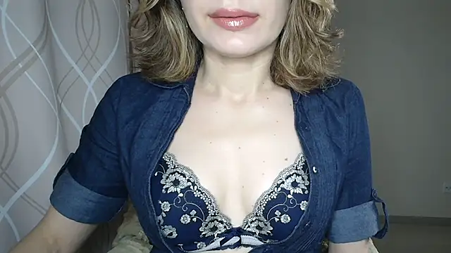 miss  Sophie online show from November 28, 2025, 10:04 am