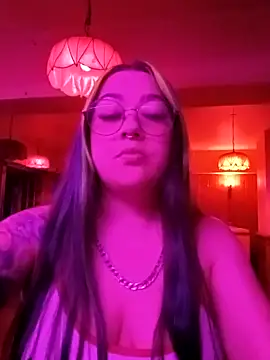 Snapshot of Dulcedeanis chatting on February 10, 2026, 2:32 am Dulcedeanis online show from February 10, 2026, 2:32 am