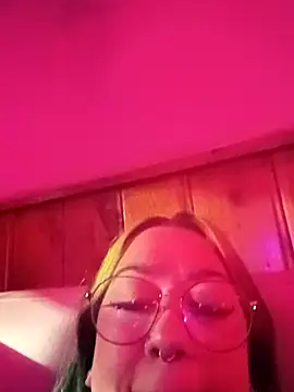 Snapshot of Dulcedeanis chatting on February 9, 2026, 2:09 am Dulcedeanis online show from February 9, 2026, 2:09 am