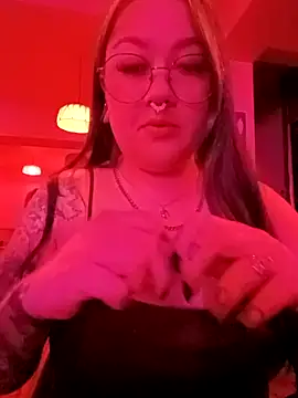 Dulcedeanis online show from October 8, 2025, 2:35 am