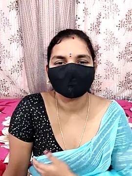 Snapshot of Lalitha-1995 chatting on October 1, 2025, 5:45 am Lalitha-1995 online show from October 1, 2025, 5:45 am