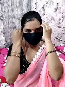 Snapshot of Lalitha-1995 chatting on October 17, 2025, 4:27 am Lalitha-1995 online show from October 17, 2025, 4:27 am