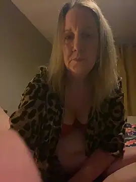 Snapshot of X-Victoria-X chatting on October 10, 2025, 11:05 pm X-Victoria-X online show from October 10, 2025, 11:05 pm