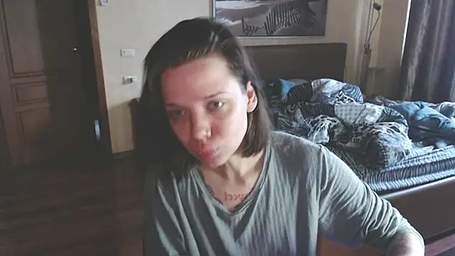 enchanting chloe online show from November 21, 2025, 10:14 am