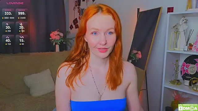 JoyceJones online show from November 26, 2025, 8:42 pm