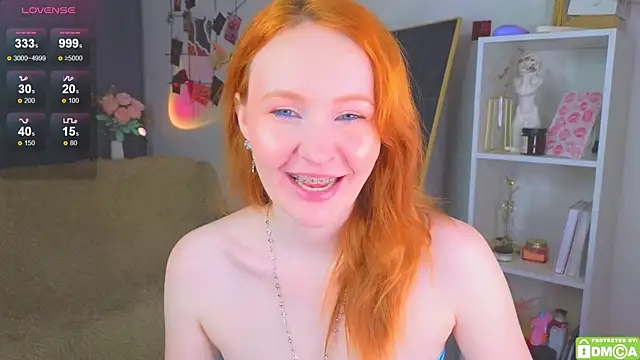 JoyceJones online show from October 13, 2025, 7:15 pm