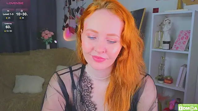 JoyceJones online show from October 19, 2025, 8:00 pm