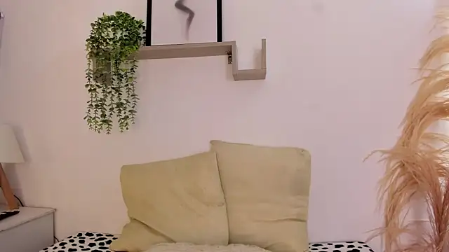 Snapshot of Samanta_Monroe chatting on October 8, 2025, 6:19 pm Samanta Monroe online show from October 8, 2025, 6:19 pm