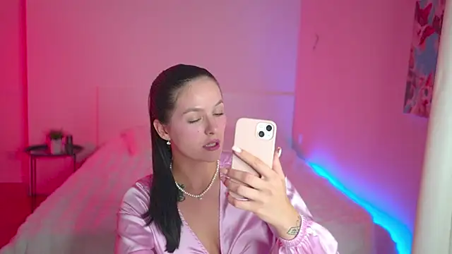 EwelynScott online show from September 17, 2025, 4:31 pm