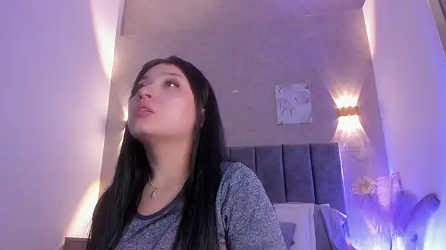 Lunaa bellaa online show from March 28, 2026, 7:48 pm