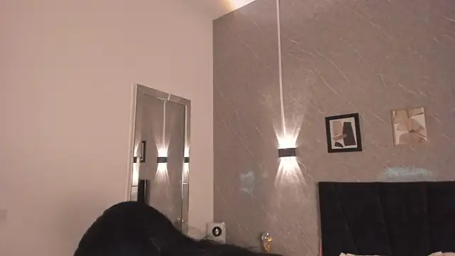 Lunaa bellaa online show from September 11, 2025, 11:54 am