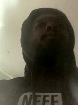 sneakdalink online show from November 14, 2025, 3:48 pm