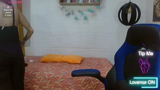 tulunaroja online show from November 19, 2025, 7:25 pm