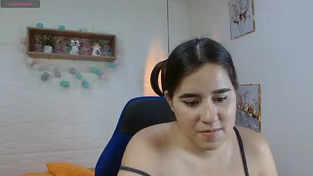 tulunaroja online show from October 24, 2025, 7:57 pm