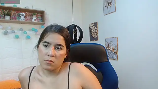 tulunaroja online show from October 10, 2025, 8:53 pm