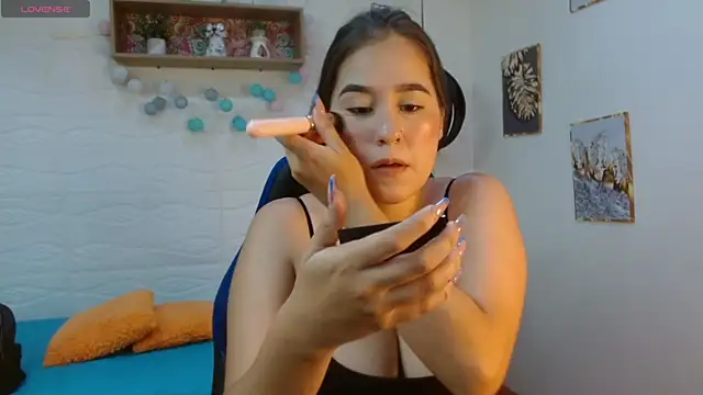 tulunaroja online show from November 21, 2025, 8:08 pm