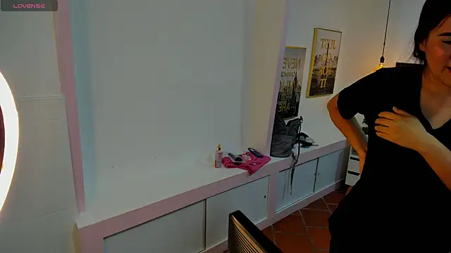 tulunaroja online show from September 18, 2025, 5:38 pm