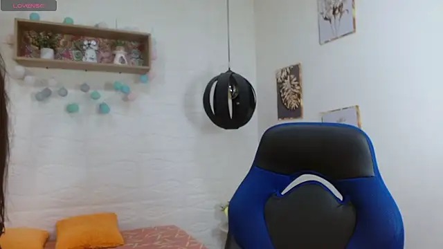 tulunaroja online show from November 12, 2025, 7:29 pm