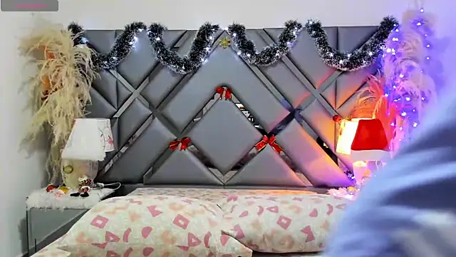 Milan LewisS online show from December 22, 2025, 11:43 am