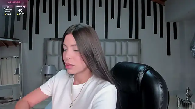 Snapshot of MeganScott chatting on June 11, 2026, 11:18 am MeganScott online show from June 11, 2026, 11:18 am