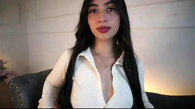 Snapshot of charlotterusso chatting on June 1, 2026, 12:27 pm charlotterusso online show from June 1, 2026, 12:27 pm