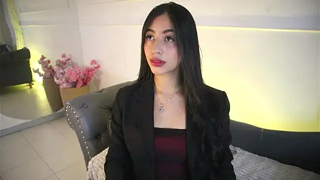 charlotterusso online show from July 15, 2026, 12:34 pm