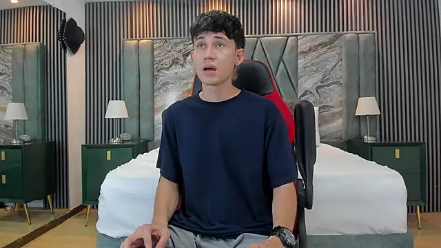 Michael blue online show from October 15, 2025, 8:06 pm