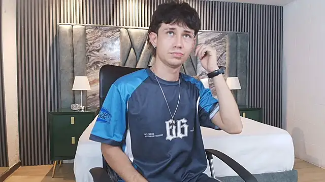 Michael blue online show from March 5, 2026, 7:21 pm