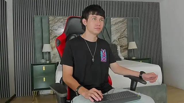 Michael blue online show from October 4, 2025, 2:18 pm