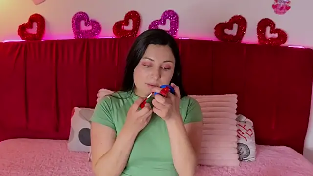 cuteeimy online show from March 7, 2026, 7:19 pm