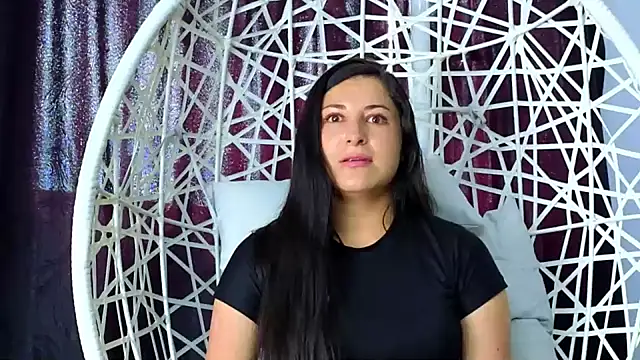 cuteeimy online show from September 25, 2025, 7:09 pm