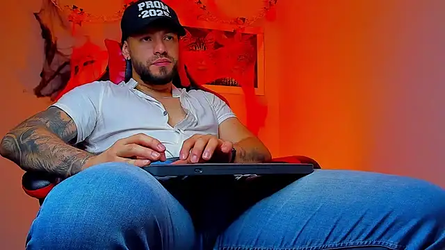 DIMITRI MASTEER online show from October 19, 2025, 9:50 pm