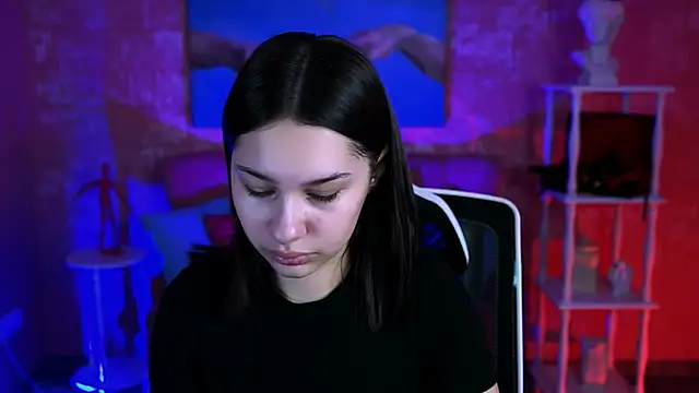 KimClarks  online show from October 9, 2025, 6:25 am